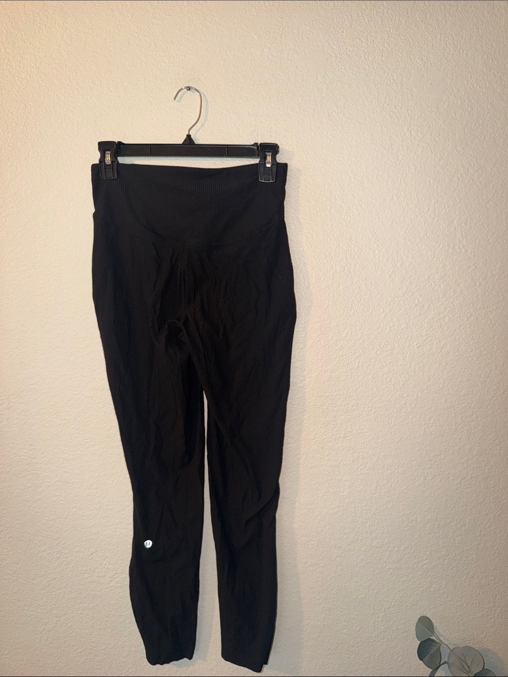 Lululemon black ribbed align leggings